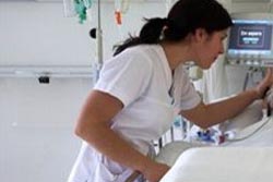 Enfermeiros: Bastonário defende redução de vagas