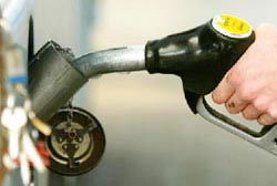 Preço da gasolina poderá bater novo recorde esta segunda