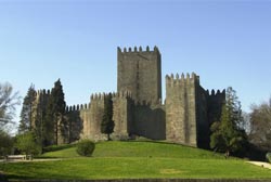 Castelo de Guimarães em «três atos»