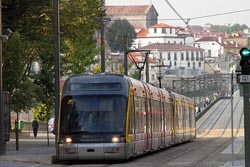 Governo estuda alternativa à fusão entre Metro do Porto e STCP