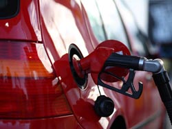 Preço dos combustíveis volta a descer para a semana