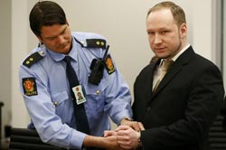 Breikvik com 21 anos de prisão que pode ir a perpétua