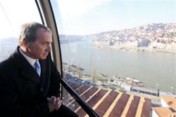 Menezes admite que concorrer à Câmara do Porto 
