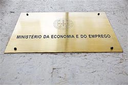 Ministério da Economia apoia prémios anunciados por Menezes