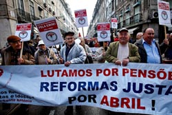 Reformados, pensionistas e idosos protestam contra “terrorismo social”
