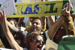 Centenas no Porto em solidariedade com manifestantes brasileiros