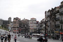 Menezes pretende limitar trânsito na zona histórica do Porto a moradores e táxis