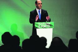 Manuel Pizarro exige que Governo pague terrenos do Aeroporto do Porto