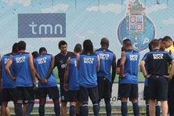 Regresso de Alex Sandro e ausência de Ghilas marcam treino do FC Porto