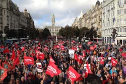 Milhares marcharam pelo Porto ao som do protesto da CGTP