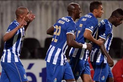 FC Porto vence em Guimarães com facilidade
