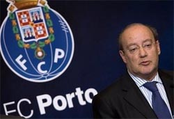 Pinto da Costa reforça posição acionista na SAD do FC Porto