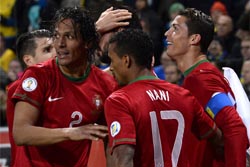 Hat-trick de Ronaldo coloca Portugal no Mundial-2014