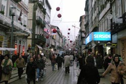 Habitantes do Grande Porto gastam 254 euros em compras no Natal