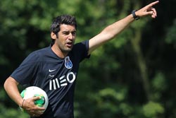 Mikel e Quiñones chamados ao treino do FC Porto