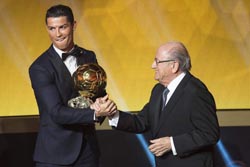 Bola de Ouro - “Espero apanhar o Messi na próxima época