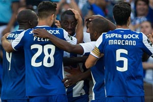 FC Porto estreia-se no campeonato com goleada sobre o Estoril-Praia