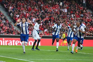 Porto vence Benfica e recupera liderança do campeonato