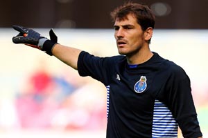 Casillas renova com o FC Porto
