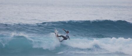 Jovens surfistas competem no Porto