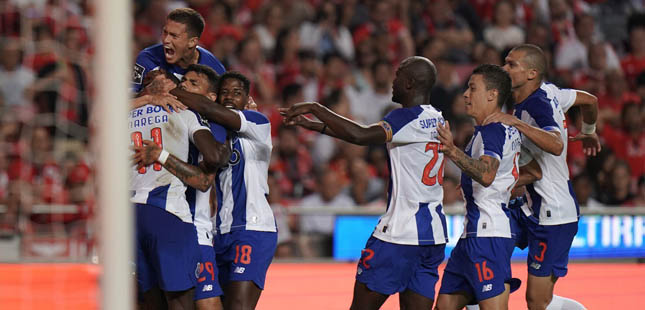 FC Porto vence Benfica no Estádio da Luz