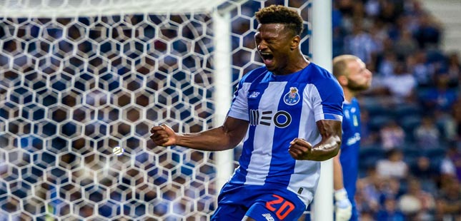FC Porto goleia V. Setúbal no Dragão