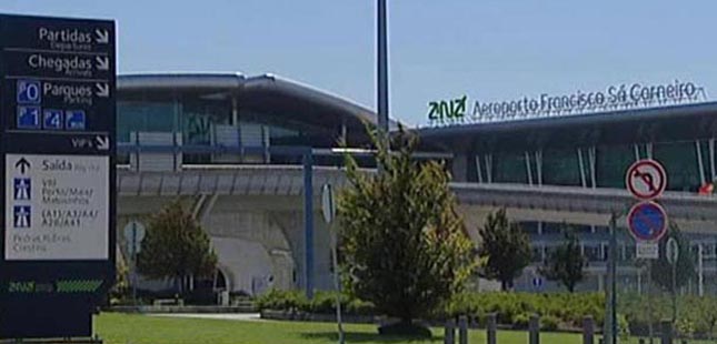 Avião aterra de emergência no aeroporto Francisco Sá Carneiro