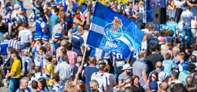 Bilhetes para o V. Guimarães-FC Porto à venda esta quinta-feira