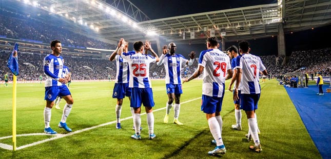 FC Porto vence Famalicão e chega à liderança do campeonato