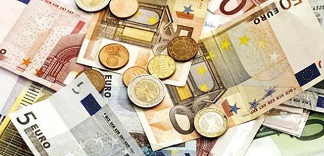 Governo aprova salário mínimo nacional de 635 euros em 2020