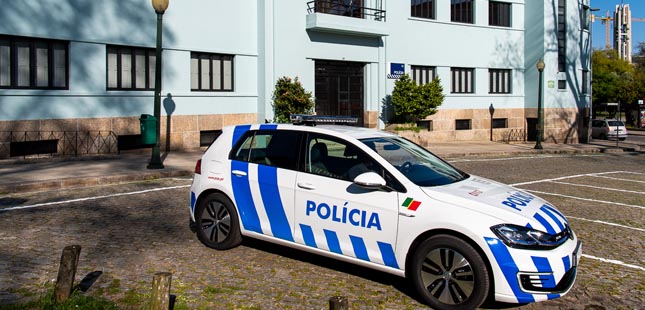 Câmara do Porto entregou 10 veículos elétricos à PSP