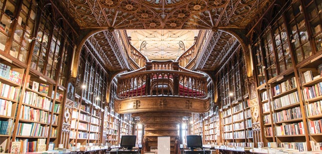 Livraria Lello inaugura sala dedicada a livros raros