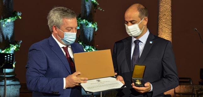 Câmara de Gaia entregou medalha de mérito ao Centro Hospitalar Gaia/Espinho