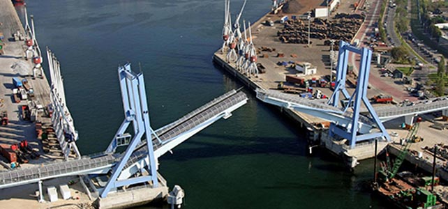 Ponte móvel de Leixões já reabriu