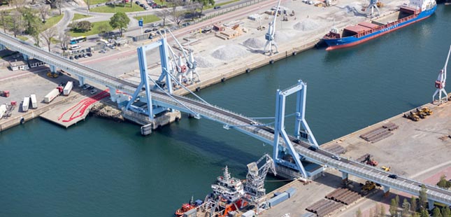 Ponte móvel de Leixões vai continuar encerrada