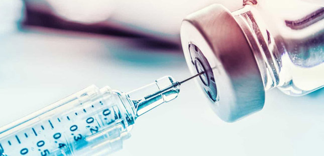 Vacina da AstraZeneca volta a ser administrada em Portugal