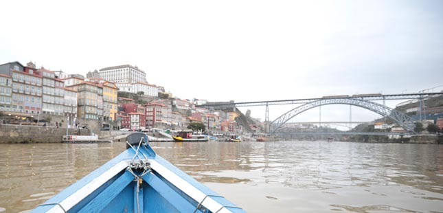 Mau tempo leva à interdição de navegação no Douro