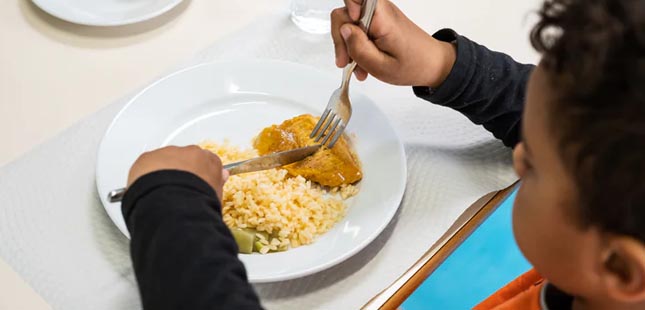 Escola Solidária continua a servir refeições nas férias de verão