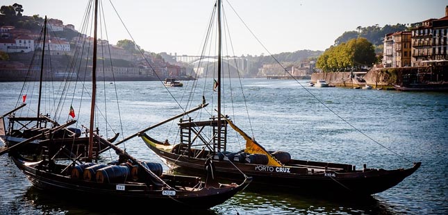 Douro é palco de nova regata de barcos rabelos