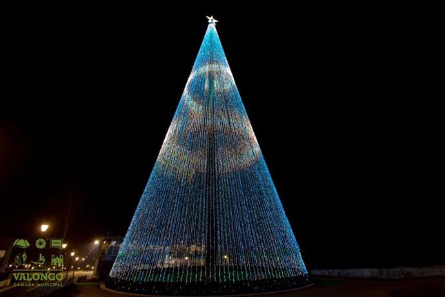 A maior Árvore de Natal do país está em Ermesinde