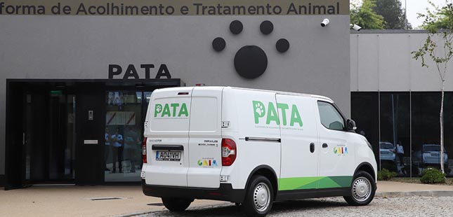 Câmara de Gaia entrega viatura 100% elétrica à PATA