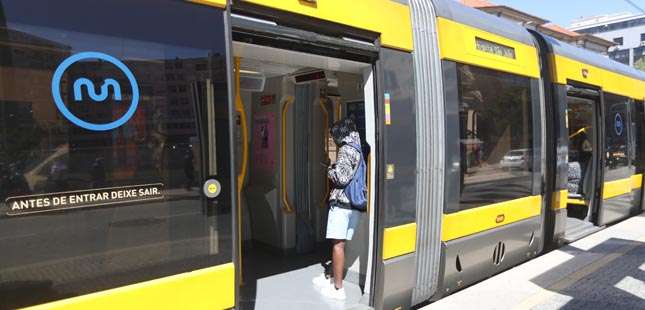 Metro do Porto reforça operação este mês