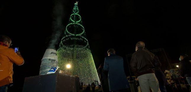 Aldeias de Natal, a maior árvore do país e bola gigante em Valongo