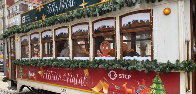 Elétrico histórico do Porto vai dar boleia ao Pai Natal