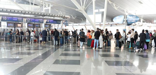 Aeroporto do Porto movimenta cada vez mais passageiros