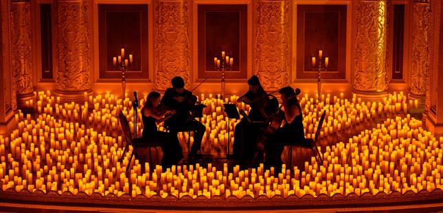 Palácio da Bolsa recebe pela primeira vez concerto à luz das velas