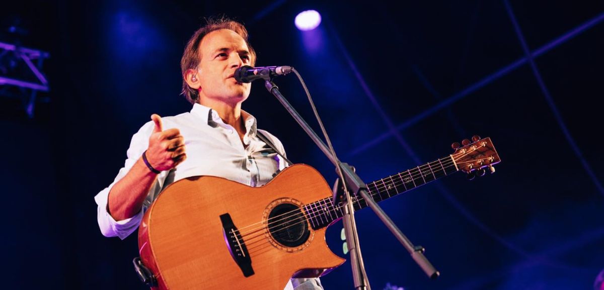 André Sardet revisita 25 anos de carreira em concerto gratuito no Grande Porto