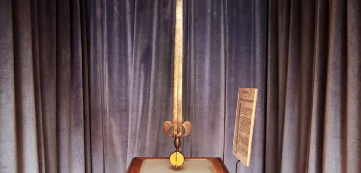 Sabia que a famosa espada de D. Afonso Henriques pode ter sido perdida por D. Sebastião?