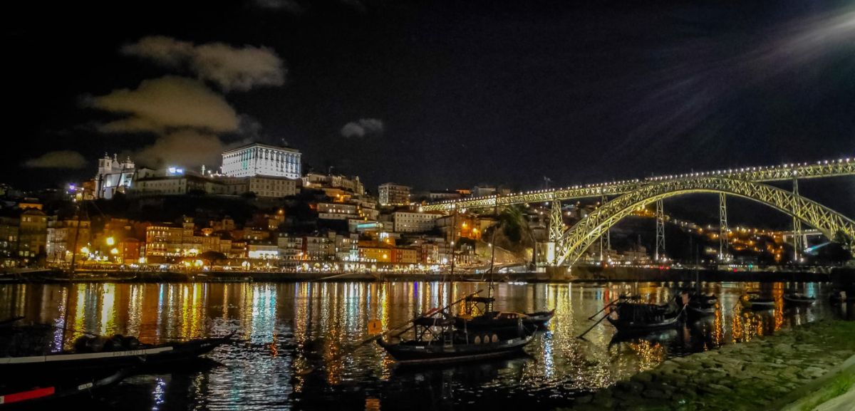Vai haver um workshop de fotografia noturna no Porto, em que o prémio será... um telemóvel!