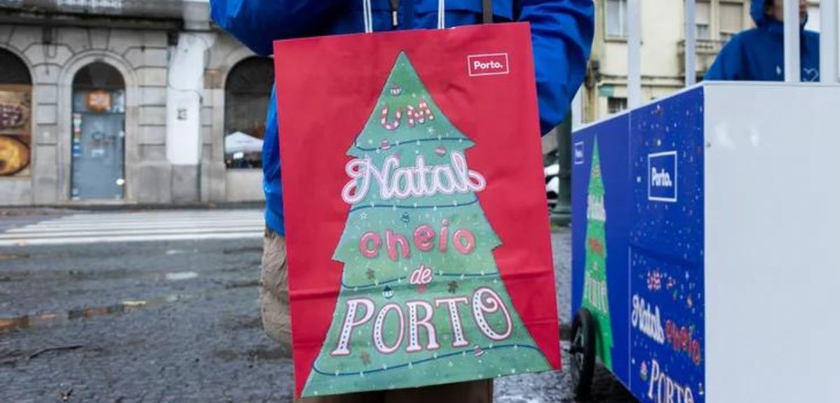Município do Porto oferece sacos temáticos a quem escolher o comércio local neste Natal